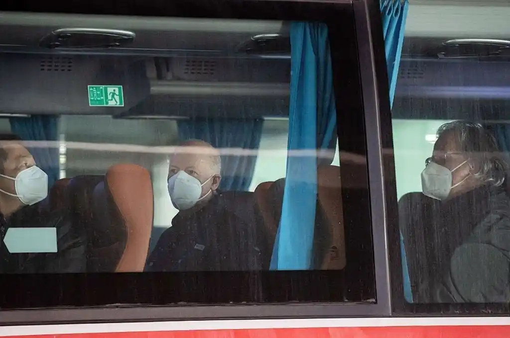 Expertos de la OMS llegaron a China para investigar el origen del virus