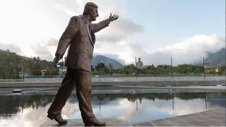 Cristina inauguró la sede "Néstor Kirchner" de Unasur en Ecuador