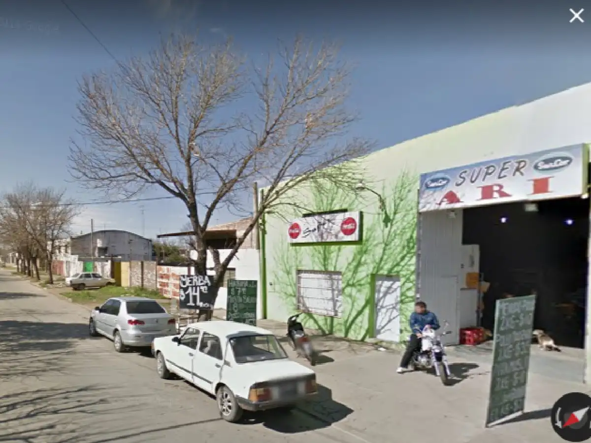 Robó bebidas de un súper chino, volvió y la detuvieron