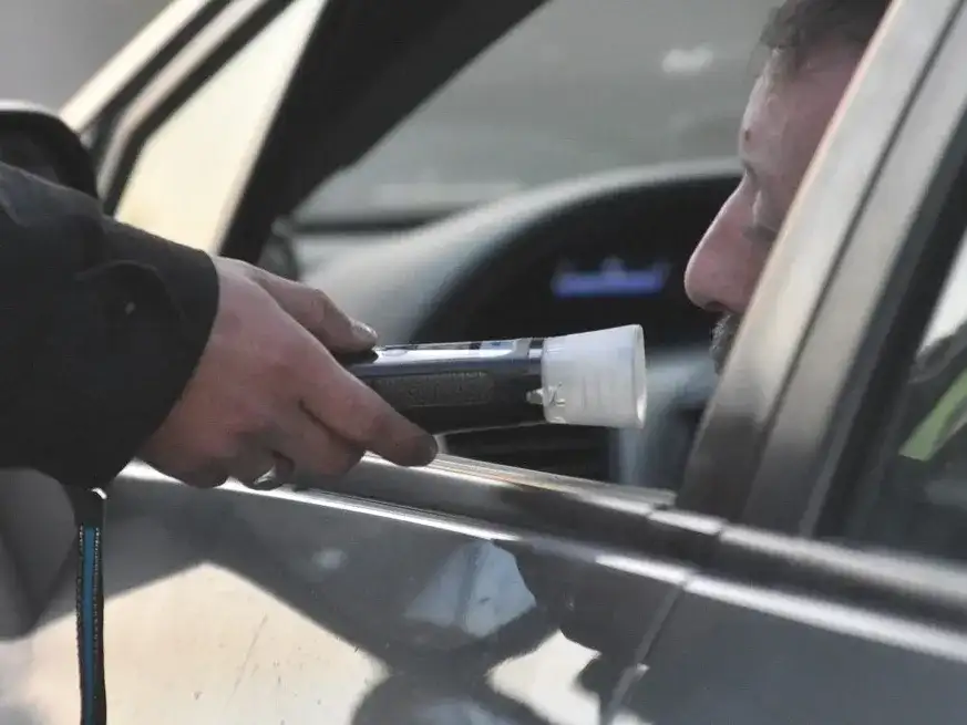 El hecho se registró en un control rutinario y pone de relieve los riesgos del consumo de alcohol al volante.