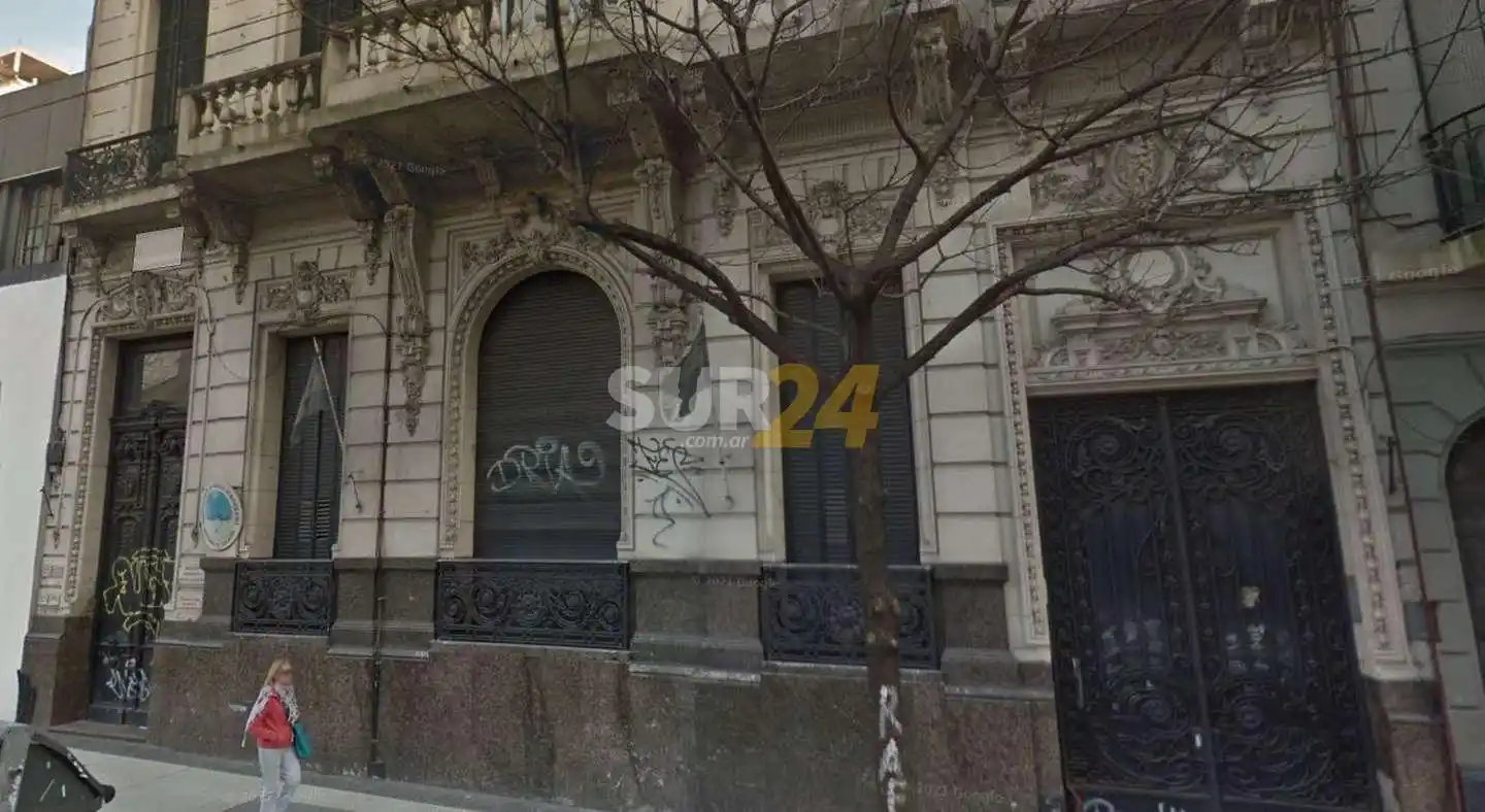 Murió una mujer mientras esperaba para votar en una escuela