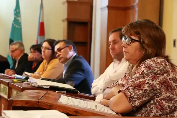 Cambiemos y UNA piden “una reunión urgente” por 60 expedientes sin tratar