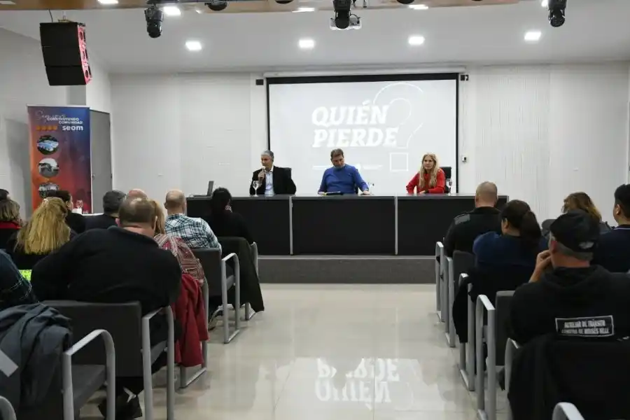 “Quién Pierde?”: El Municipio, el senador Calvo y el SEOM organizaron una capacitación para agentes del área metropolitana