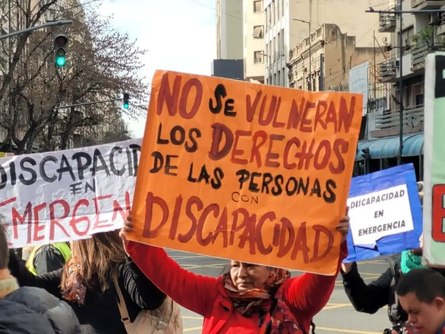 Los manifestantes advirtieron sobre atrasos arancelarios, irregularidades en los pagos y acumulación de deudas.