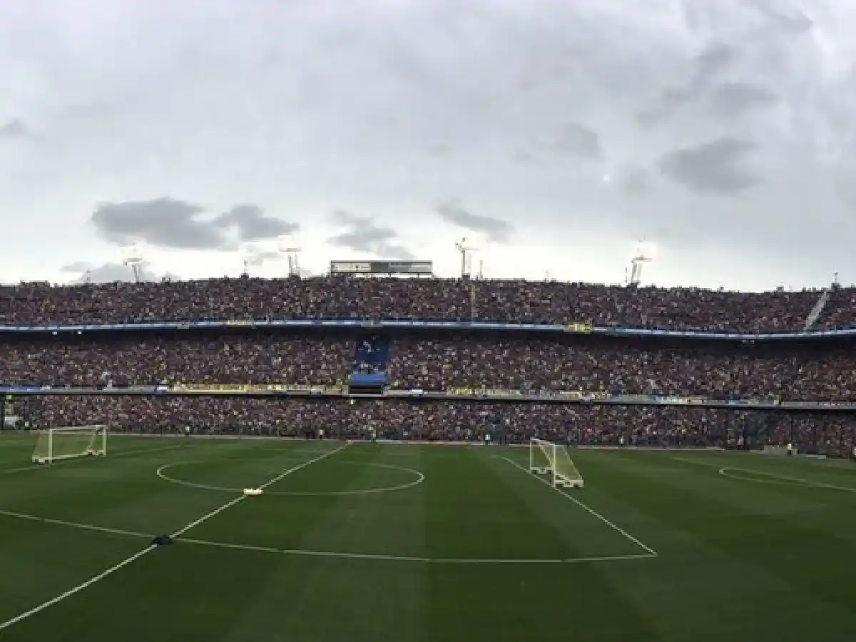 Banderazo en la "Bombonera" 