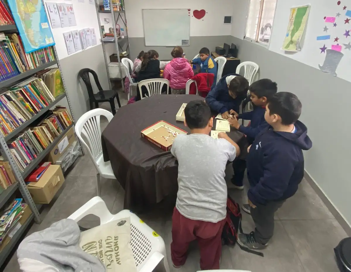En 2026 se reabre el programa de apoyo escolar en varias materias de distintos barrios. Foto ilustrativa