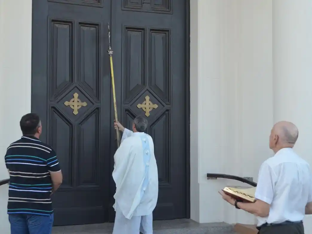 Apertura de la Puerta Santa del Jubileo en la Basílica de Colonia Vignaud en la provincia de Córdoba