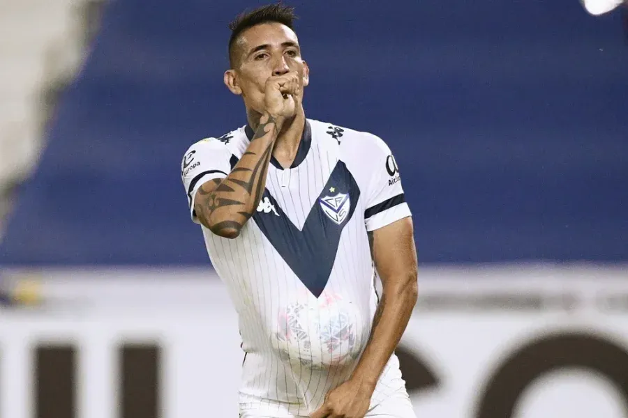 En Vélez aseguran que hace 10 días que no pueden contactarse con Centurión