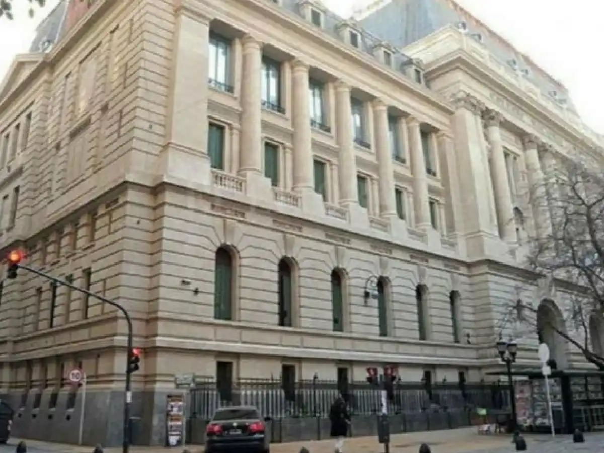 El paro alcanza a 87 escuelas preuniversitarias del país