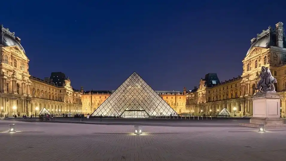 Museo del Louvre de París.