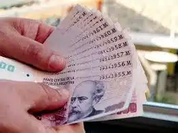 Bono de 5 mil pesos: docentes de provincia y municipales, afuera del decreto
