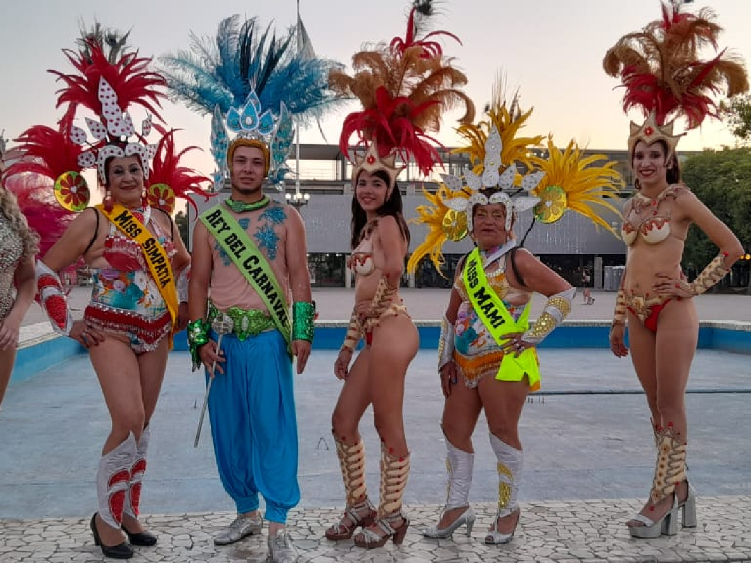 María Luisa, la “miss mami” que brilla en los carnavales de La Milka