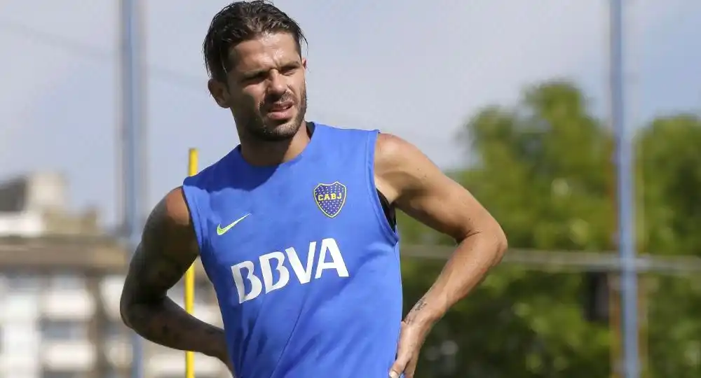 Fernando Gago no se entrena con el plantel de Boca