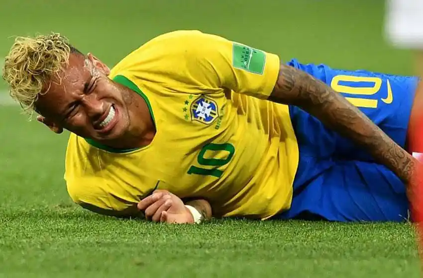 Neymar «vive» en el piso