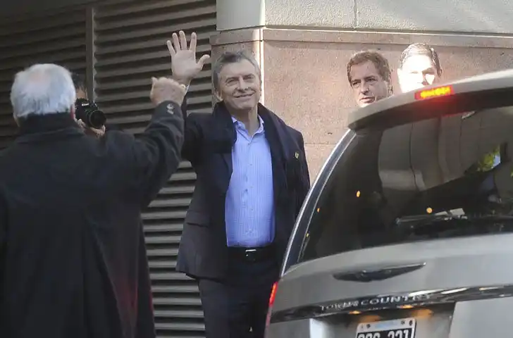 Vuelven a operar a Mauricio Macri de la rodilla derecha