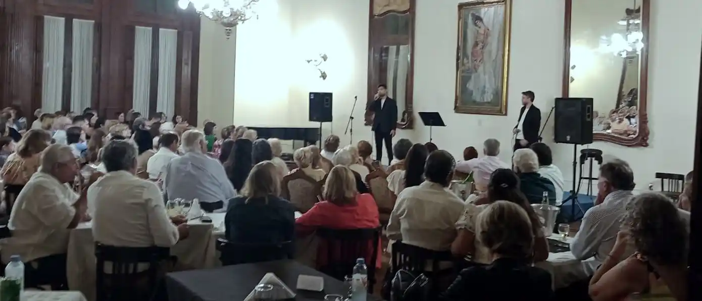 Magnífica velada con la actuación de los tenores
 Flavio Fumaneri y Hernán Quinteros