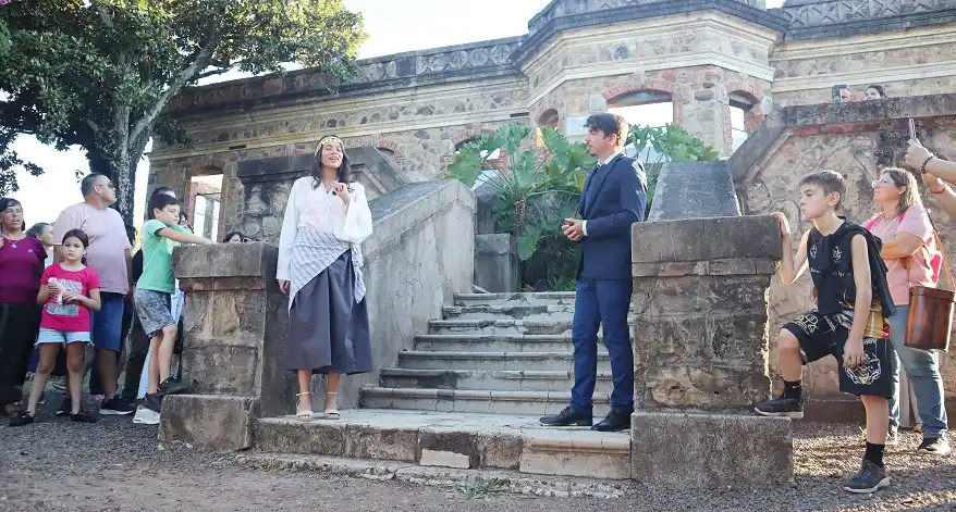 El Castillo San Carlos deslumbró con una experiencia teatral interactiva