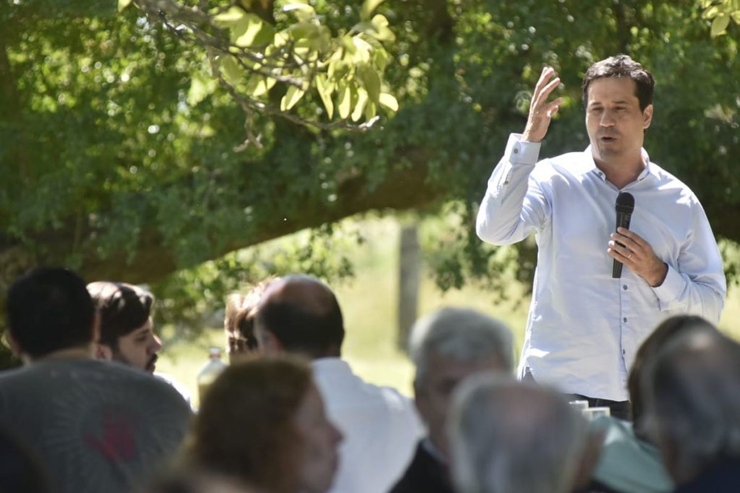 Radicales tandilenses acompañaron a Abad  en un acto de la quinta sección en Madariaga