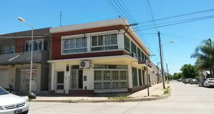 Docente acusado de violencia de género no puede acercarse a su expareja ni portar armas