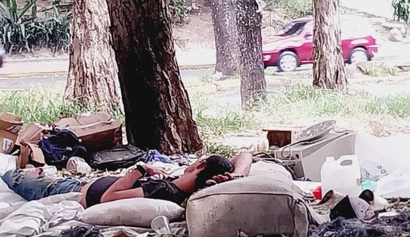 ¡UN PROBLEMA DE VIEJA DATA! Plaza de la Nunciatura en Caracas es el «hotel de indigentes»