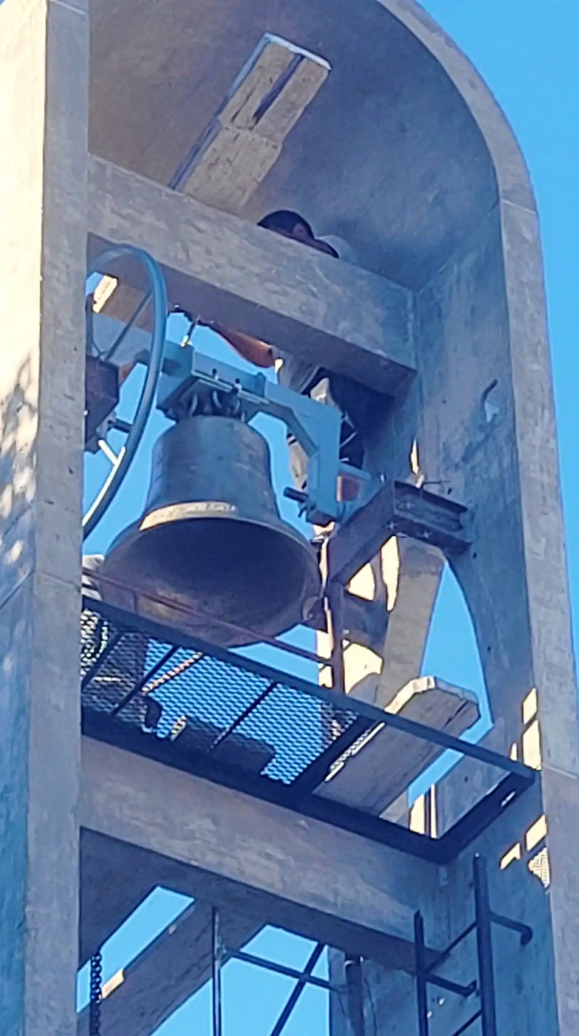 El sonido de la fe: La Parroquia Nuestra Señora de Luján ya cuenta con su nueva campana
