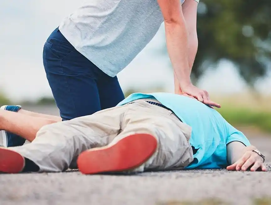 Un hombre falleció en pleno centro de Gualeguaychú: las dudas y certezas sobre la muerte súbita