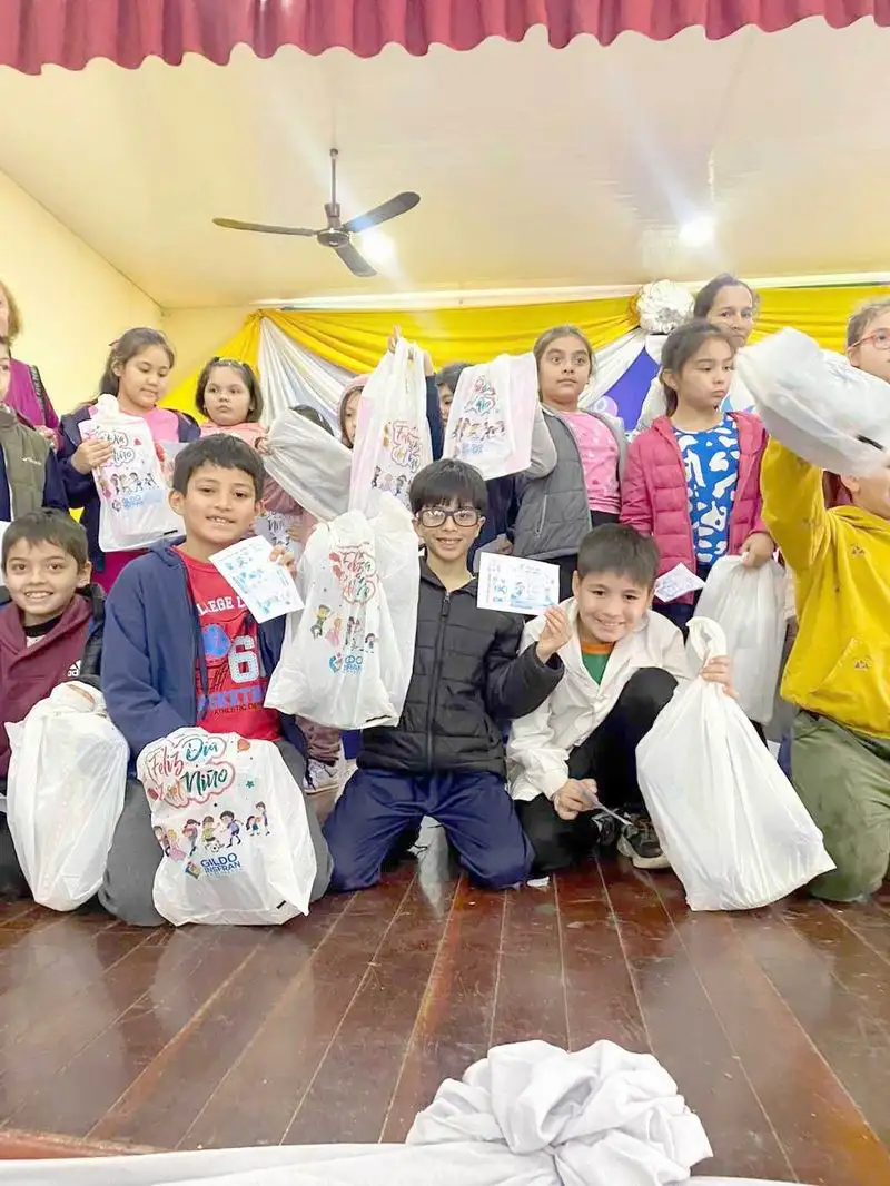 El Gobierno entregó los juguetes 
en las escuelas de toda la provincia