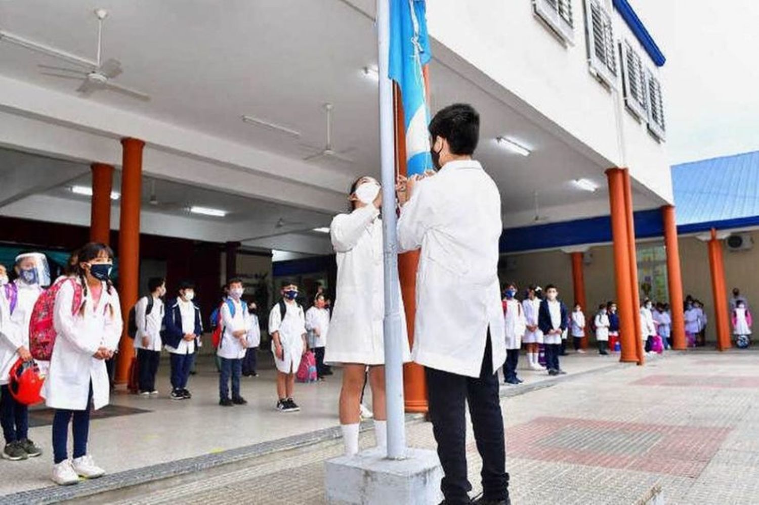 Enérgico repudio de directores de escuelas a los ataques de Carbajal