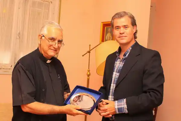 Monseñor Lozano fue despedido de la ciudad con un gran homenaje
