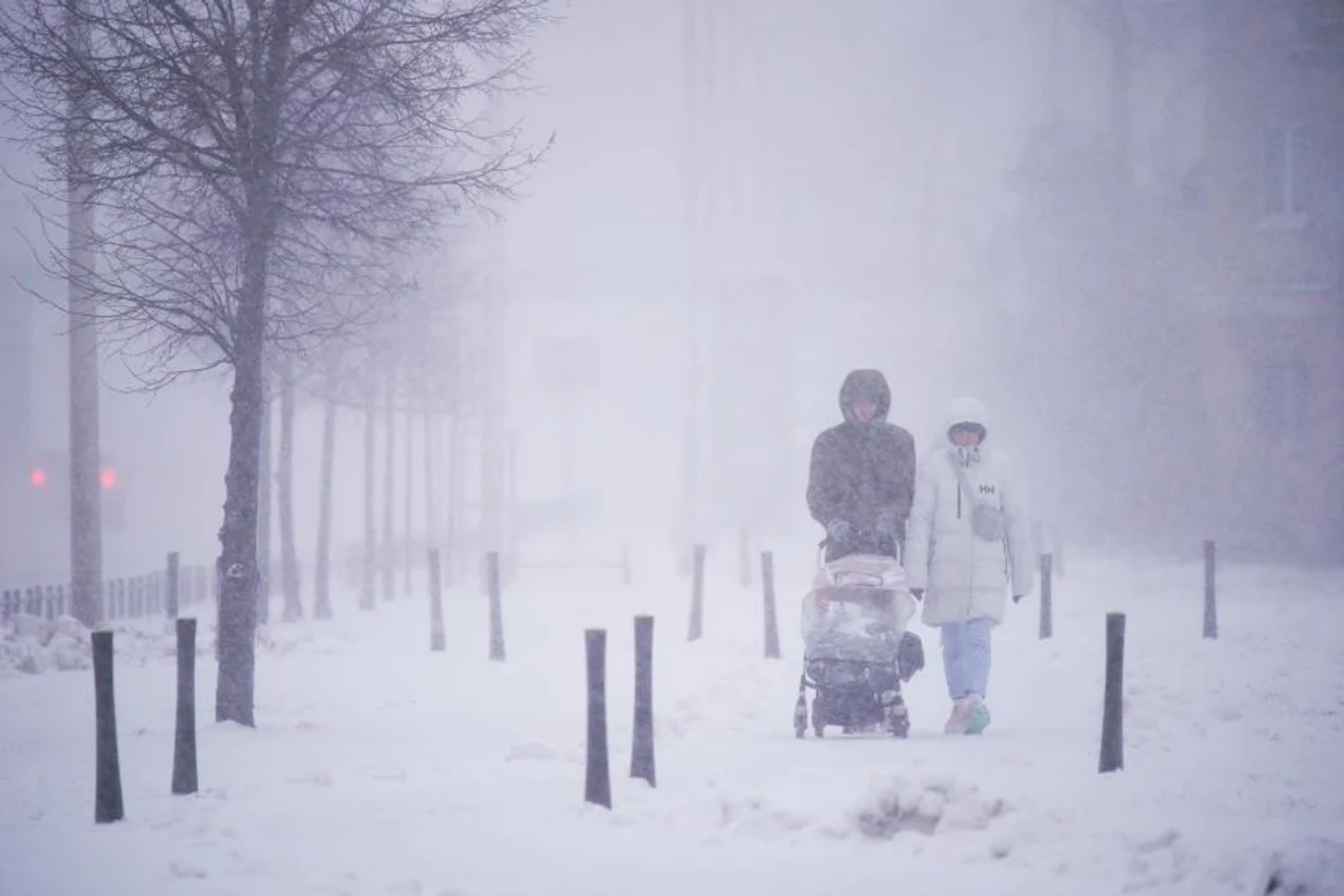 Una calle de Varsovia en medio de la fuerte nevada que afecta al país europeo