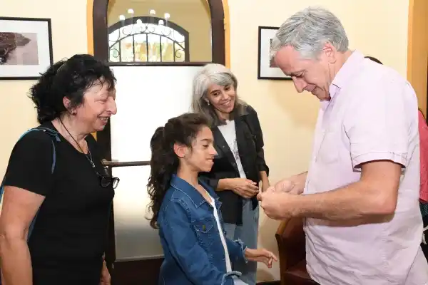 El Intendente recibió a una niña que padece lipodistrofia congénita generalizada