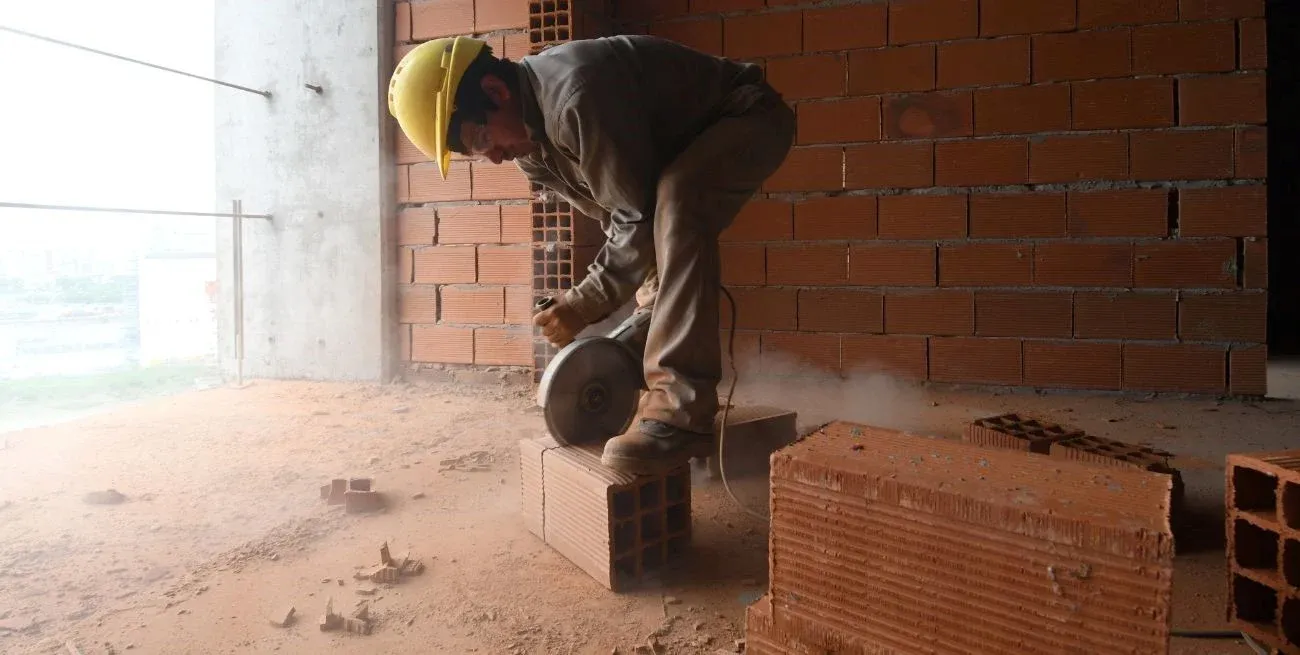 Los permisos para obras privadas retrocedieron 0,7% en febrero, según el Indec. Créditos: Flavio Raina.