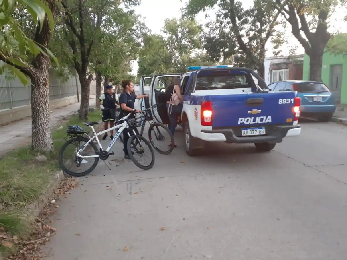 Salieron a andar en bicicleta en plena cuarentena y las detuvieron 