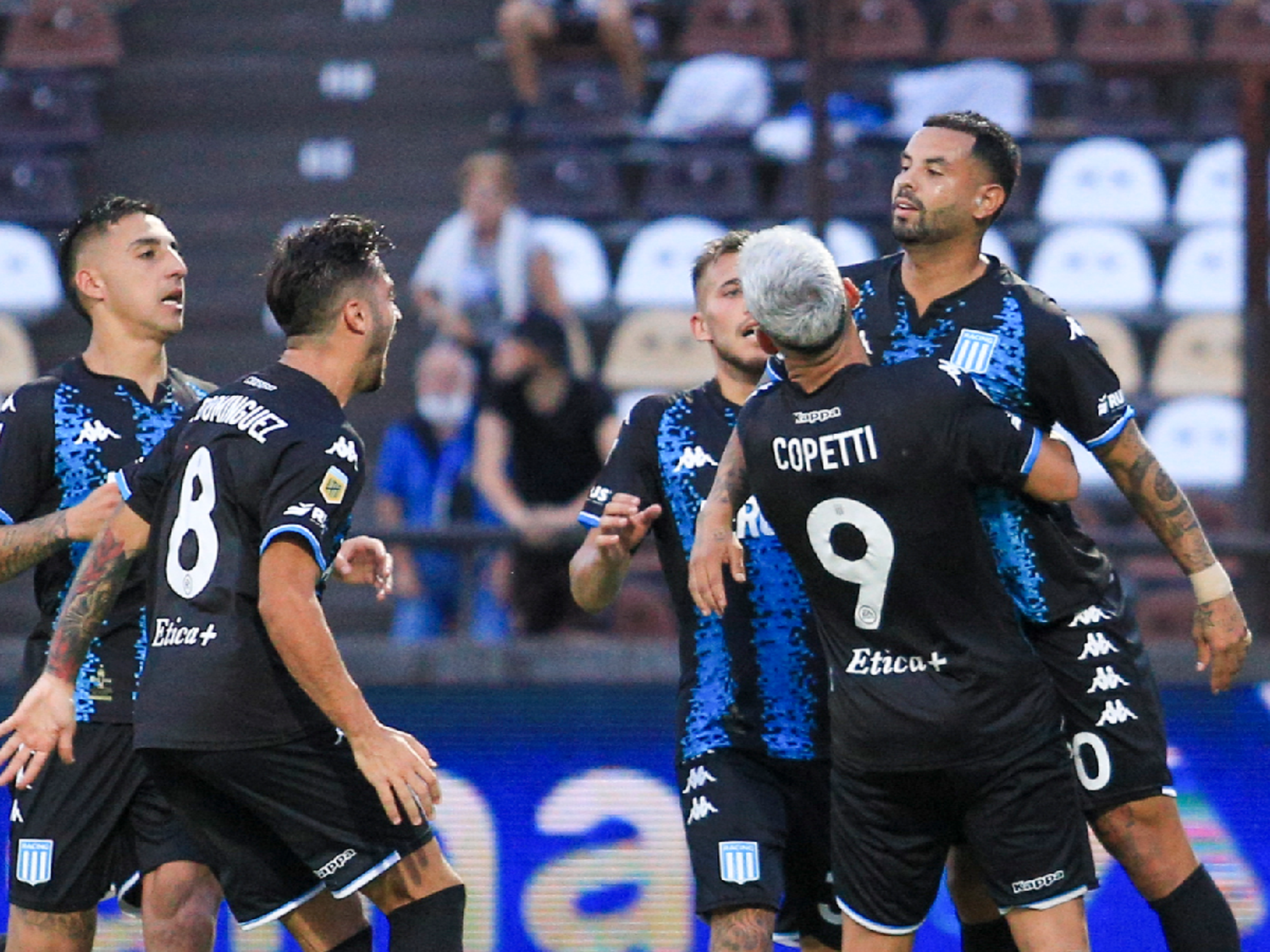 Racing ganó sobre la hora con un gol de Cardona