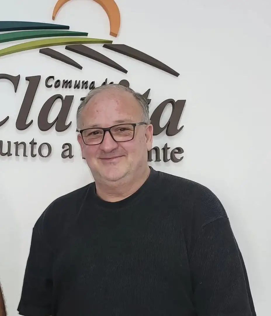 Ex legislador postula a Bastián como candidato a senador del departamento Colón