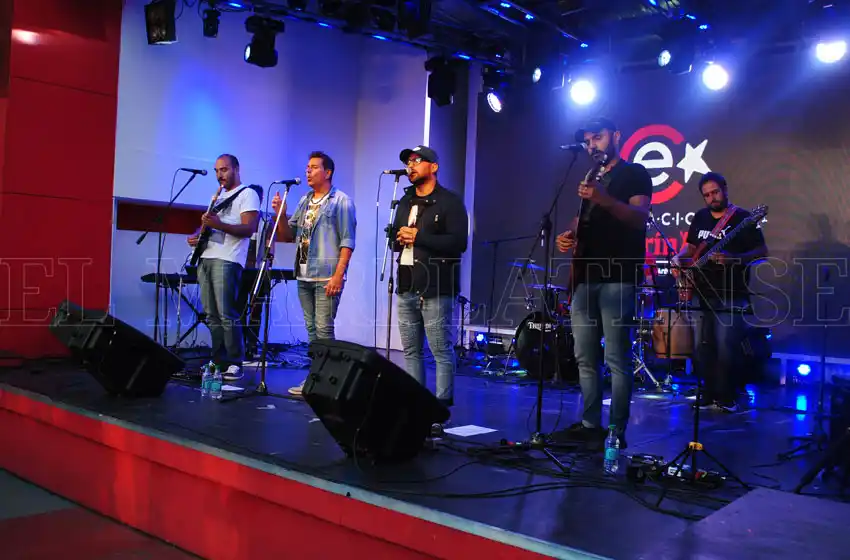 Folklore, tango y cine en Espacio Clarín