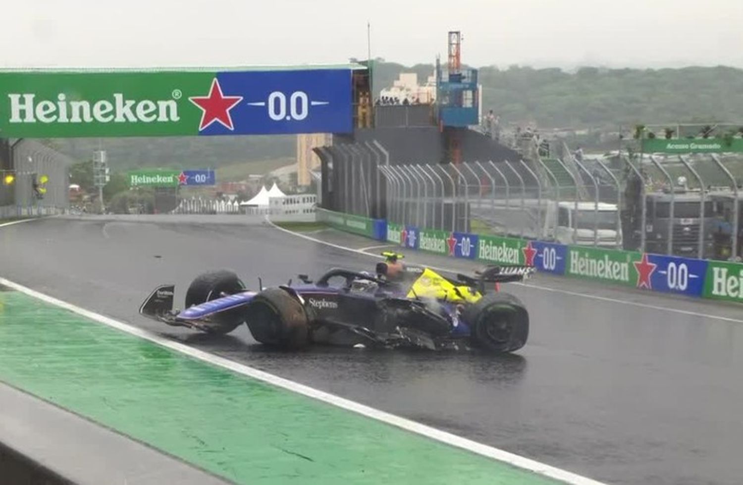 El accidente que dejó fuera de carrera a Colapinto en el GP de Brasil