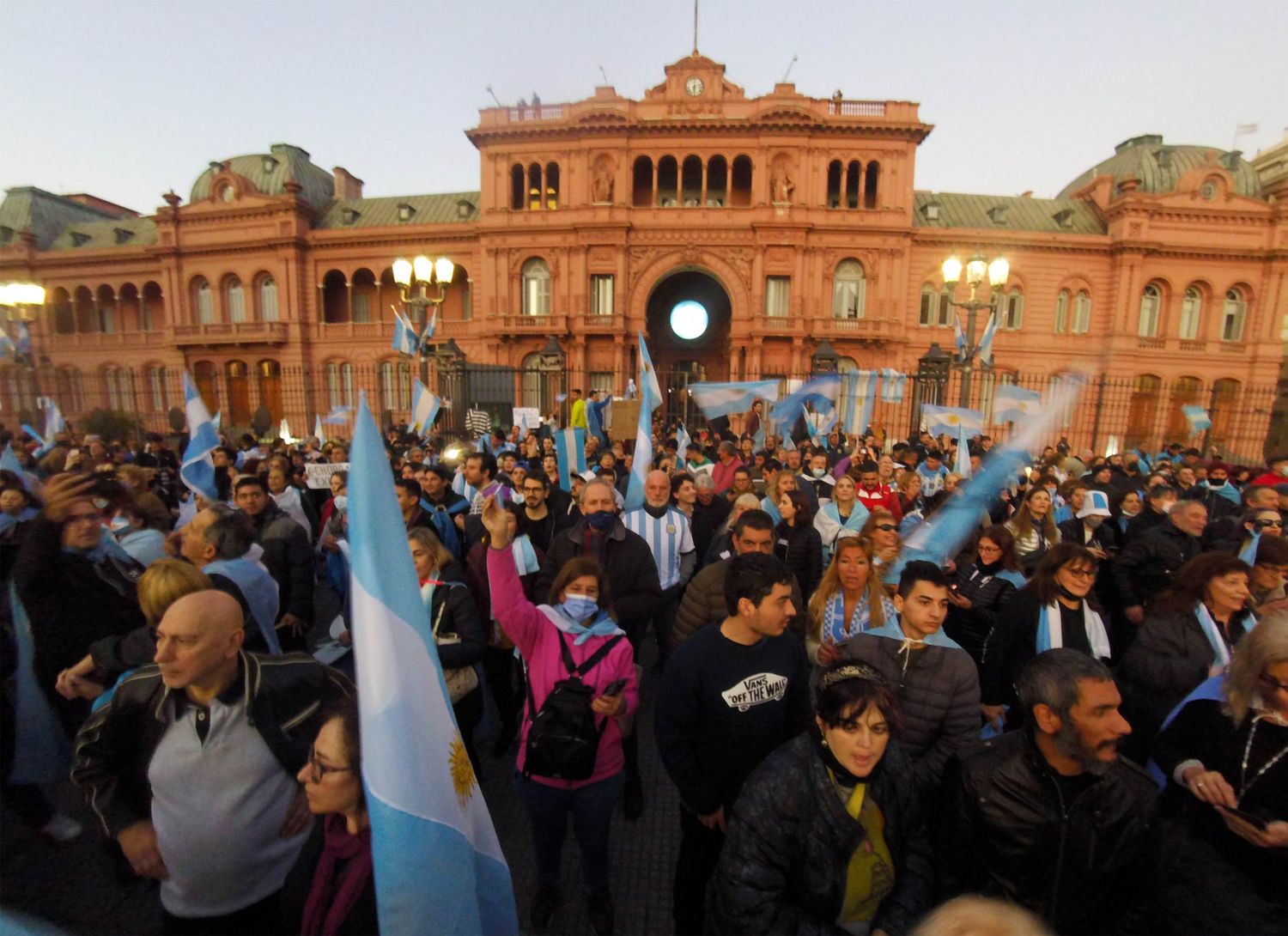 Con impulso de la oposición, se realizó un nuevo banderazo contra el Gobierno