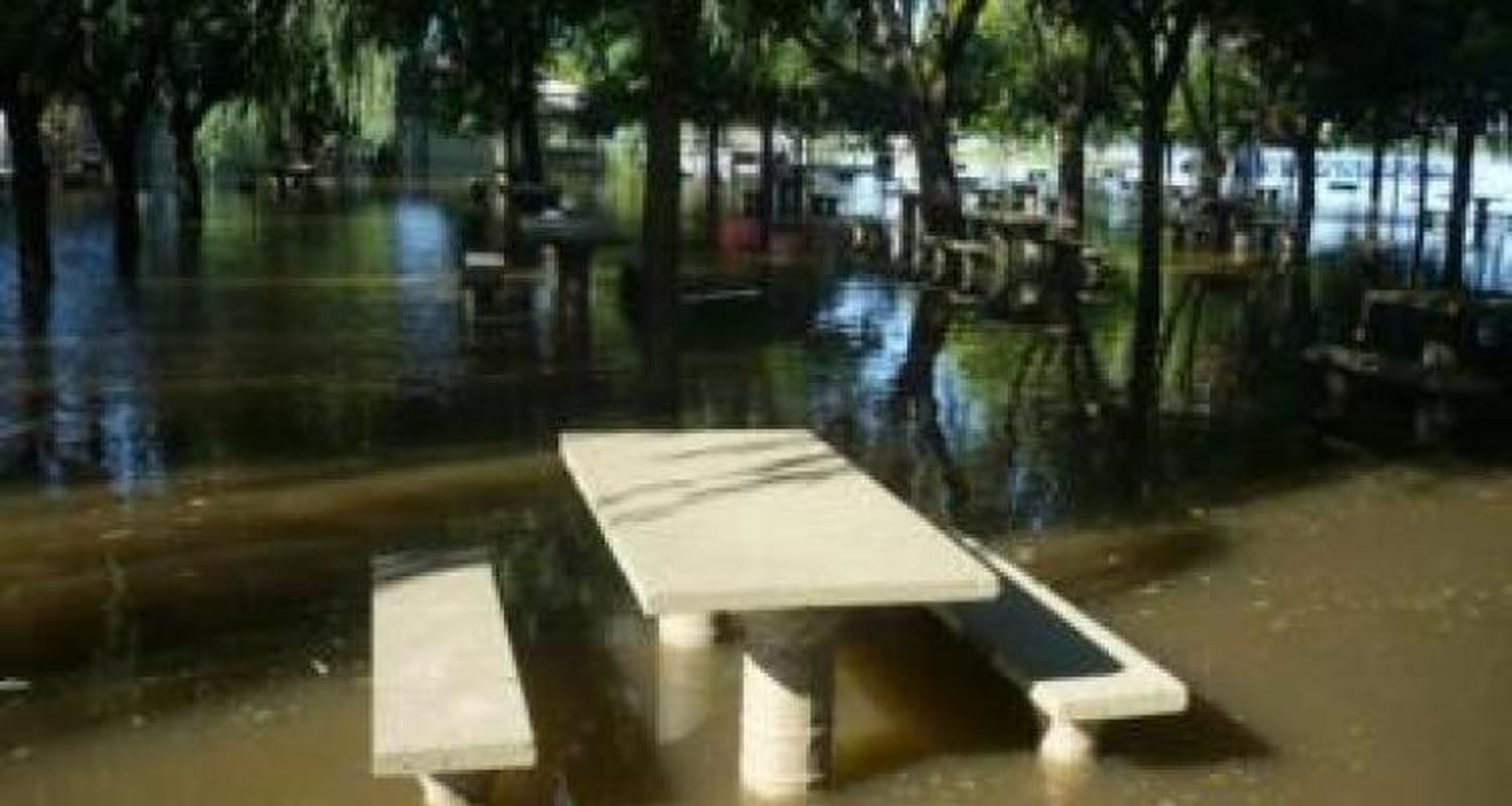 El agua está en el nivel de emergencias