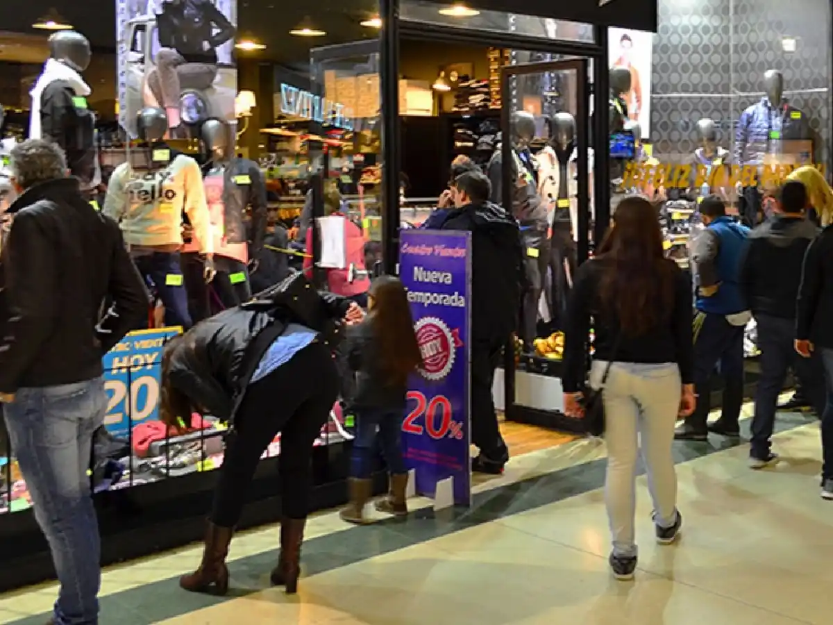 Las ventas minoristas cayeron en un 8 % en agosto 