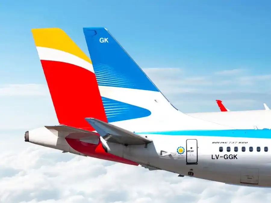 Aerolíneas Argentinas e Iberia anunciaron una alianza para mejorar la conexión local con España