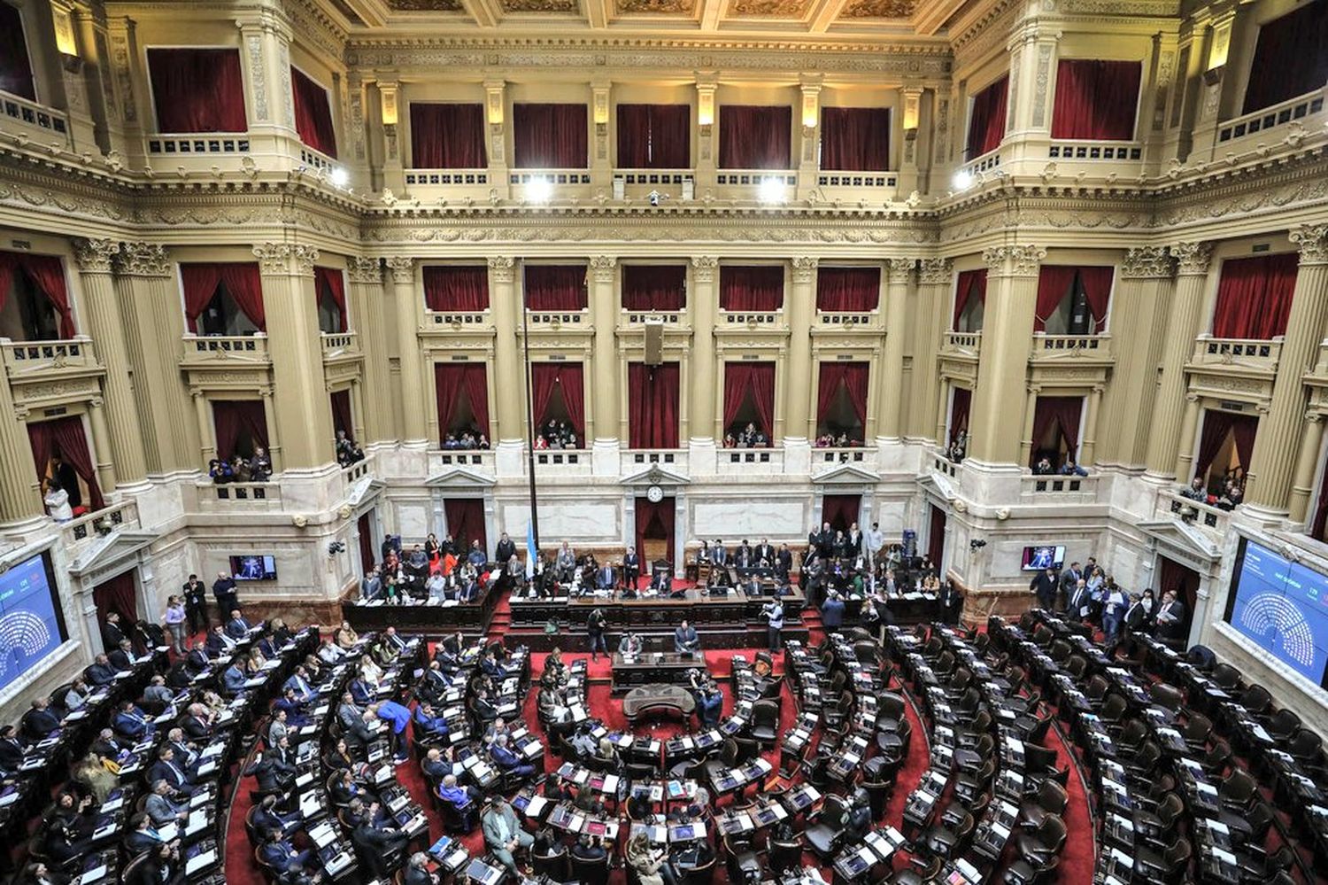 🔴 En vivo: Todo lo que hay que saber del tratamiento de la Ley Bases en Diputados, minuto a minuto