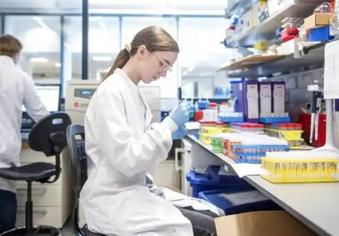 La Universidad de Oxford tiene casi lista la vacuna para el COVID-19