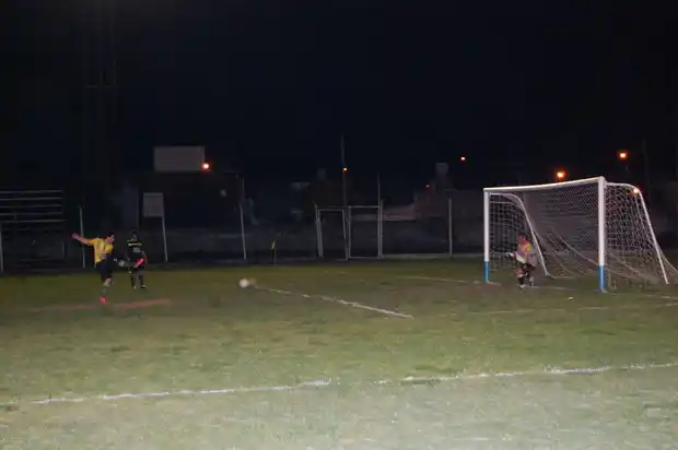 Sarmiento se impuso a Isleños en partido vibrante 