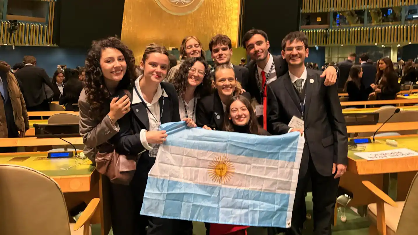Nueve alumnos de la UBA recibieron el premio a Delegación Destacada en el Modelo de Naciones Unidas de la ONU. Foto: TN