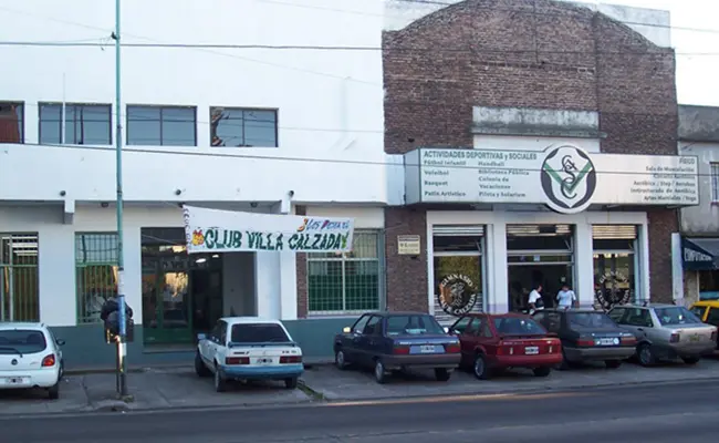 Tragedia en un club de Almirante Brown: Un trabajador de mantenimiento cayó de un techo 