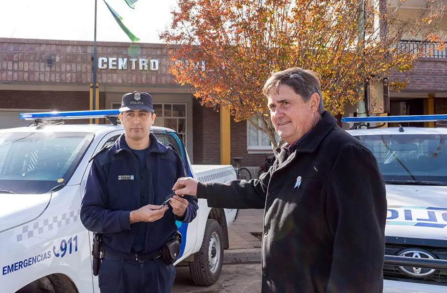 San Cayetano también recibió patrulleros