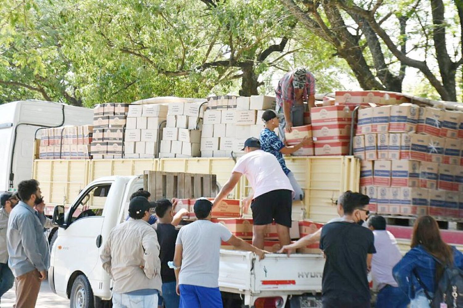 Comenzó la entrega de sidras y panes dulces en la ciudad capital