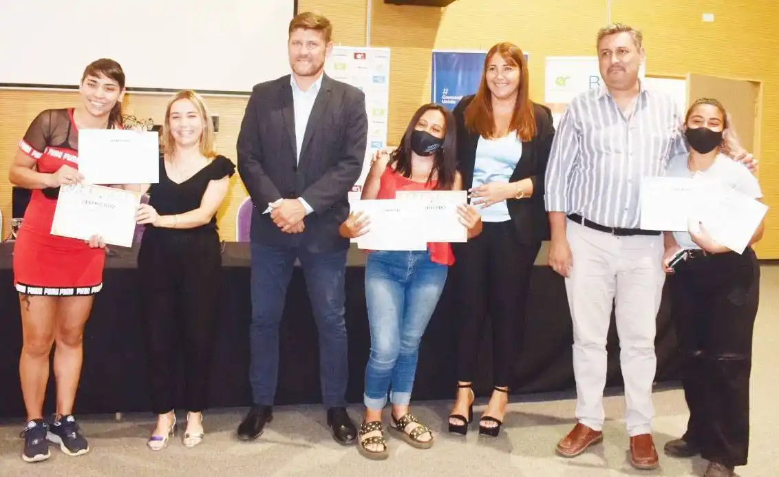 CAFESG y el Instituto Becario entregaron certificados por el Programa Formador de Formadores