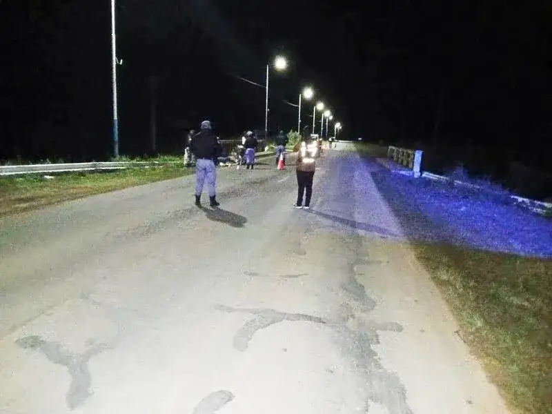 Motociclista murió tras impactar
contra la barrera de un puente